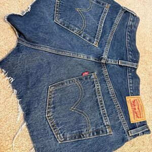 Levis Women's Shorts size 28